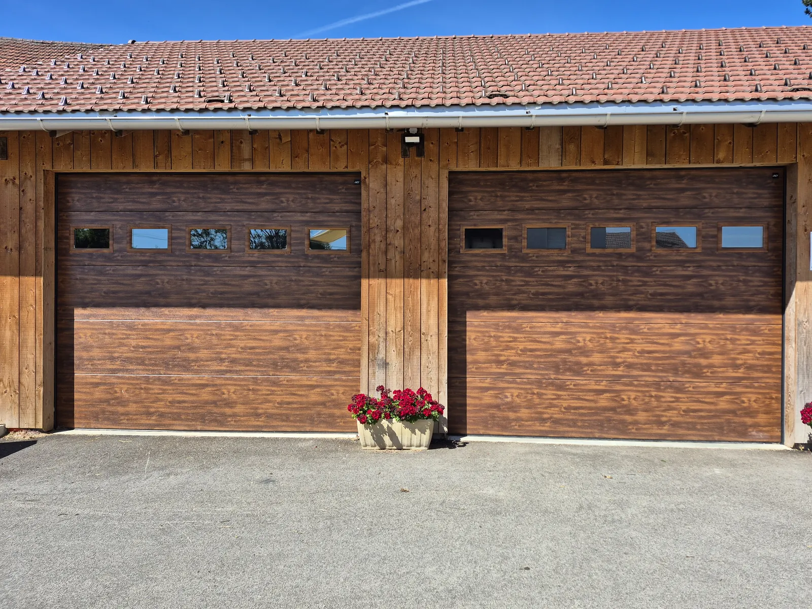 Pose de portes de garage - DC Marechal