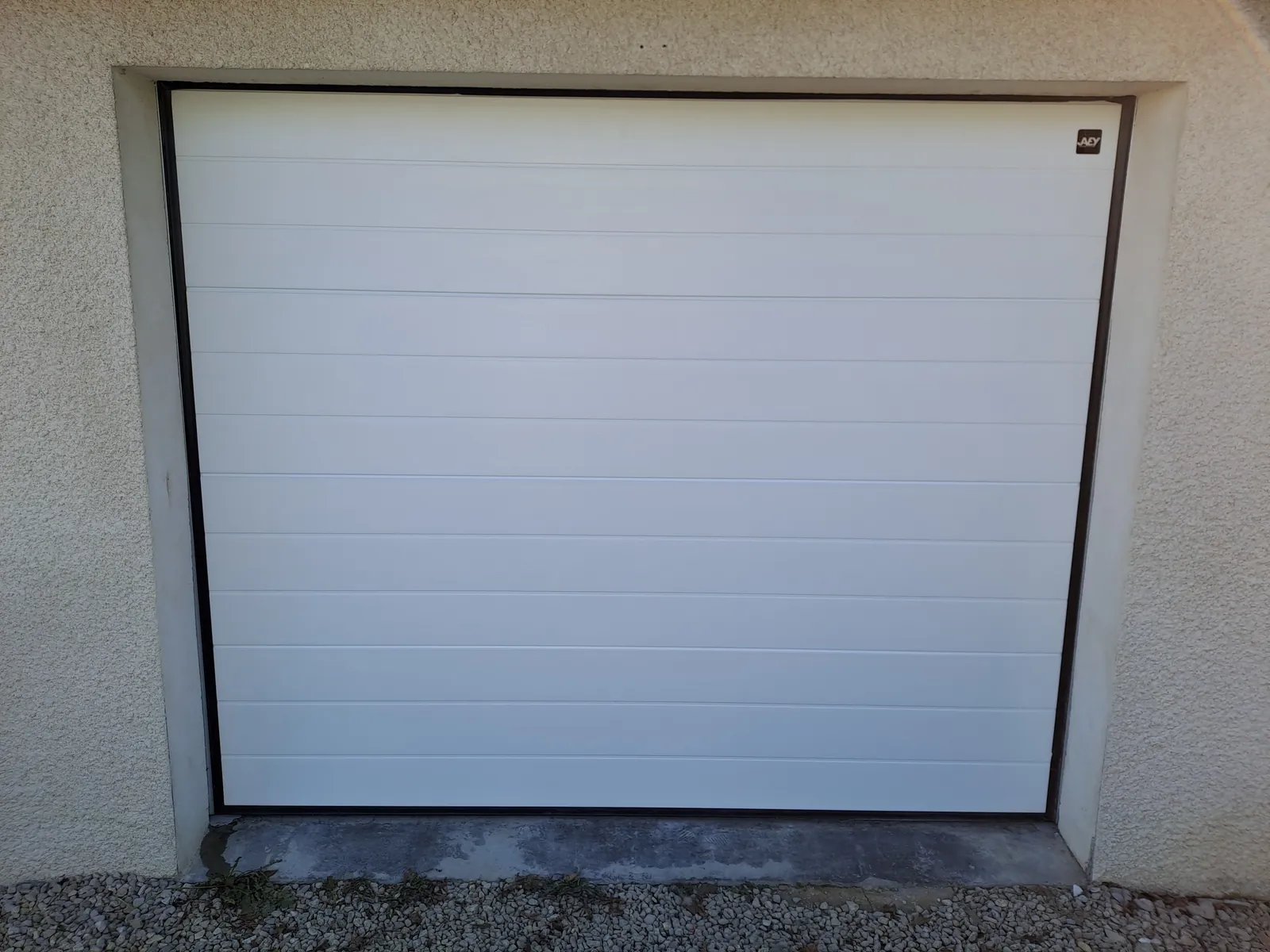 Pose de portes de garage - DC Marechal