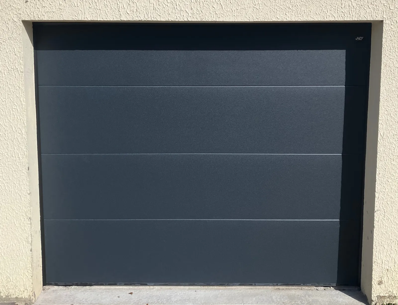 Pose de portes de garage - DC Marechal